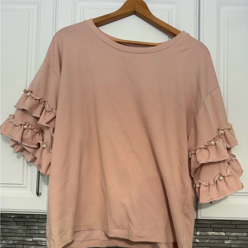 Sweatshirt material shirt with pearl details